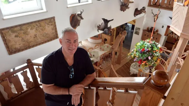 © Funke Medien Thüringen | Peter Michaelis - Spyridon Gkogkas, Inhaber des „Oscar“ in Gera, in der „Kuckucksdiele“, die kurz vor der Wiedereöffnung steht. (Archivfoto)